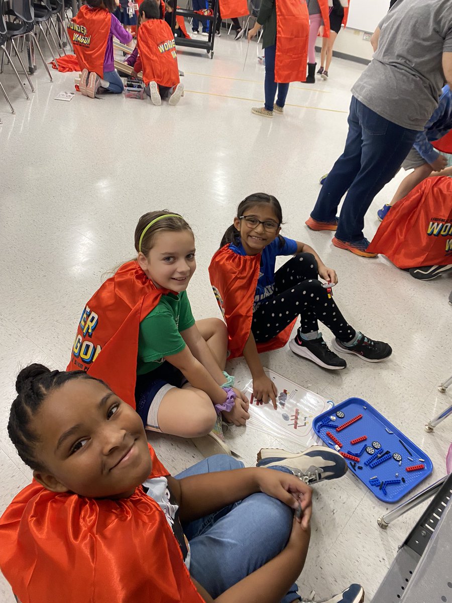 ganttb2015's tweet photo. The LISD Wonder Wagon came to @HomesteadES yesterday and the 3rd graders had such a great time with the STEM activities! @LISDScience @LISDSTEM  2 of 2 https://t.co/q7vyPwY3EV