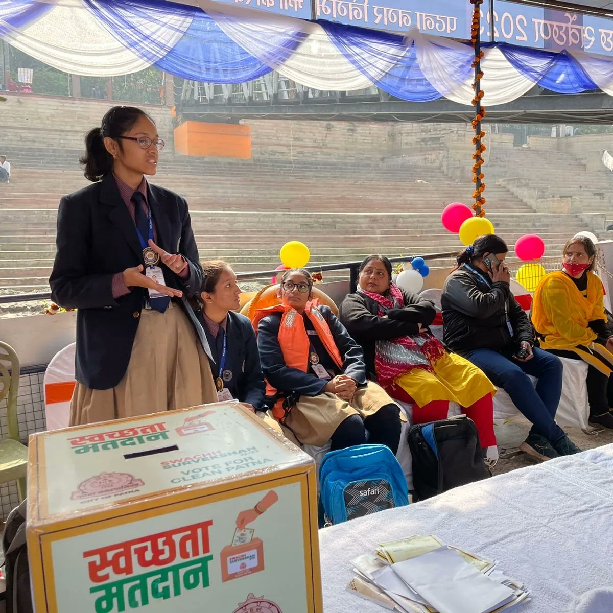 rispatna's tweet photo. Students of Class IX and XI, along with their teachers participated in the 'Swacchta ki Pathshala' program.  @cityofpatna   educated them about a variety of subjects related to the Swacchta Abhiyan. https://t.co/OYIPUmJKBw