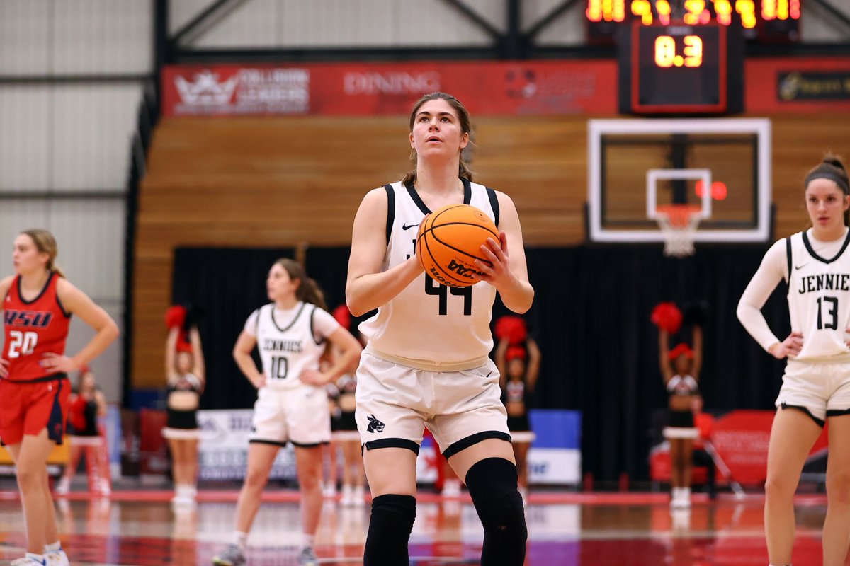 ucm_athletics's tweet photo. 🏀 RECAP

Ashley Tull converted a free-throw with less than a second remaining to lift No. 5 @UCMWBB to a 68-67 "W" at Northwest Missouri Thursday!

The win moved the Jennies to 16-0 overall -- the best start in program history.

📝 | https://t.co/KUU3UDl13a

#teamUCM https://t.co/vZtWuMJr0j