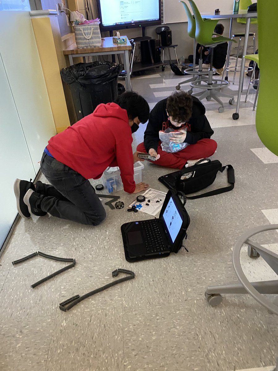 scullotta22's tweet photo. 5th and 6th graders for their hands on robots today! Itβs always my favorite part of the trimester! #pltw #vex #bhmsSTEM #robots #robotics https://t.co/Ktu2K3NUSx
