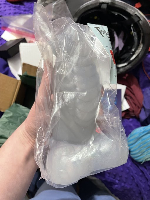 Quinn - Holly heckin chonker batman! My @GroveFantasy came in today and did not disappoint! I was worried medium would be to small, it is not 😳 https://t.co/tljV6BgdZ6