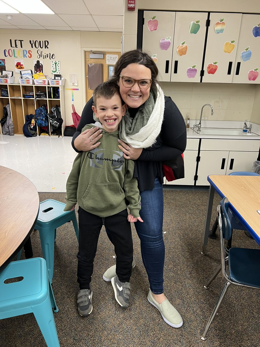 Miss Manson (@missmansoncras) on Twitter photo The best days are when I can visit <a href="/MissWeis16/">Mrs. Weber</a> room and see old friends ๐ #smilesallaround The best days are when I can visit <a href="/MissWeis16/">Mrs. Weber</a> room and see old friends ๐ #smilesallaround