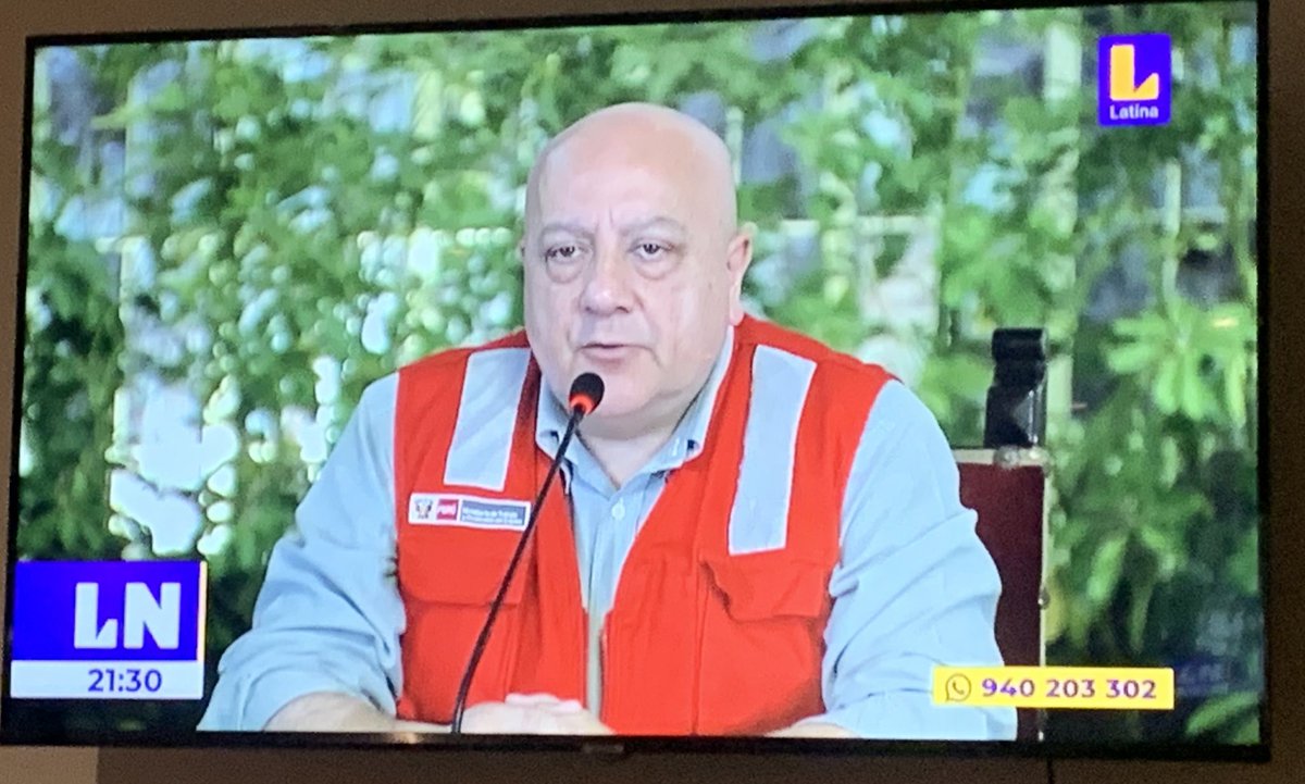 chullo_el's tweet photo. El tío Lucas anunciando la segunda temporada de Merlina. 

#MensajeAlaNacion #MarchaDeLos4Suyos #ParoNacional https://t.co/KsrzxAmLMU