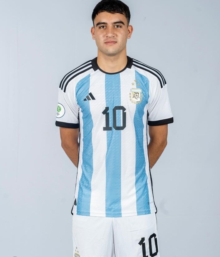 PatoCanalla1889's tweet photo. El 8, el 9, el 10 y el 17 de la Selección @Argentina Sub-20, formados en @RosarioCentral 🇦🇷🇺🇦
🔸Gino Infantino
🔹Alejo Veliz
🔸Facundo Buonanotte
🔹Ulises Ciccioli
#RosarioCentral, Forjador de Campeones 🇺🇦⚽
#CanallasDeSelección
#SudamericanoSub20
#OrgulloCanalla https://t.co/gf574rE3Wf