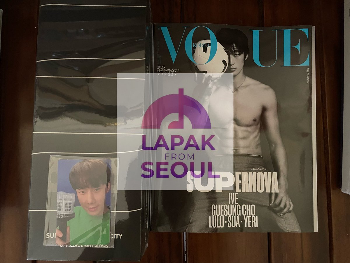 lapakfromseoul's tweet photo. #LFSArrived Jakarta

#NamooActor Season Greeting #SeoHyun #LeeJoonGi
#RedVelvet The Reve Festival “Birthday” pb ver
#Vogue #ChoGueSung
#KimSungKyu lightstick https://t.co/gBjO83syJb