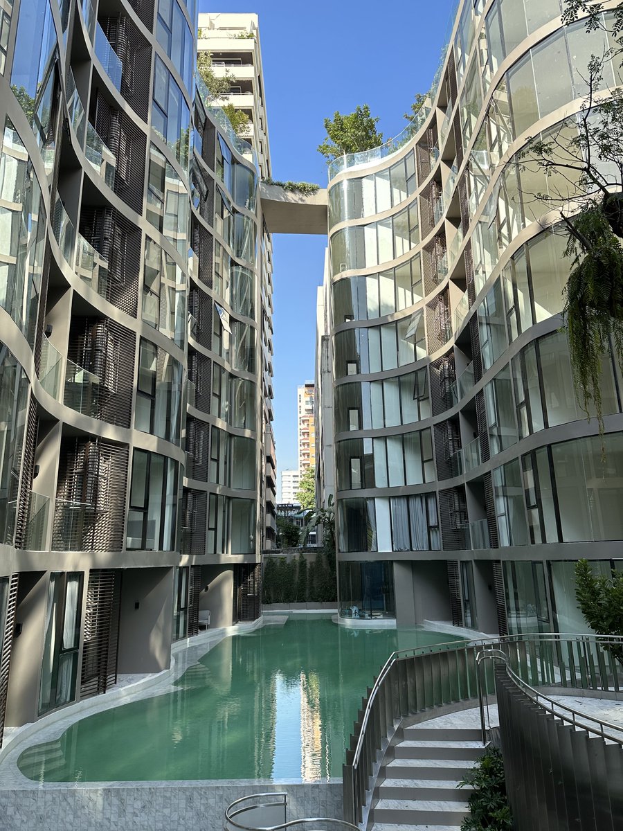 TonsTweetings's tweet photo. คอนโดอะไร กลางอโศก มีห้อง pool access ด้วย สร้างเกือบ 100% แล้วครับ ส่วนยอดขายก็พุ่ง 80% แล้ว ใครสนใจ รีบแวะมา https://t.co/UUxjCgzNzW