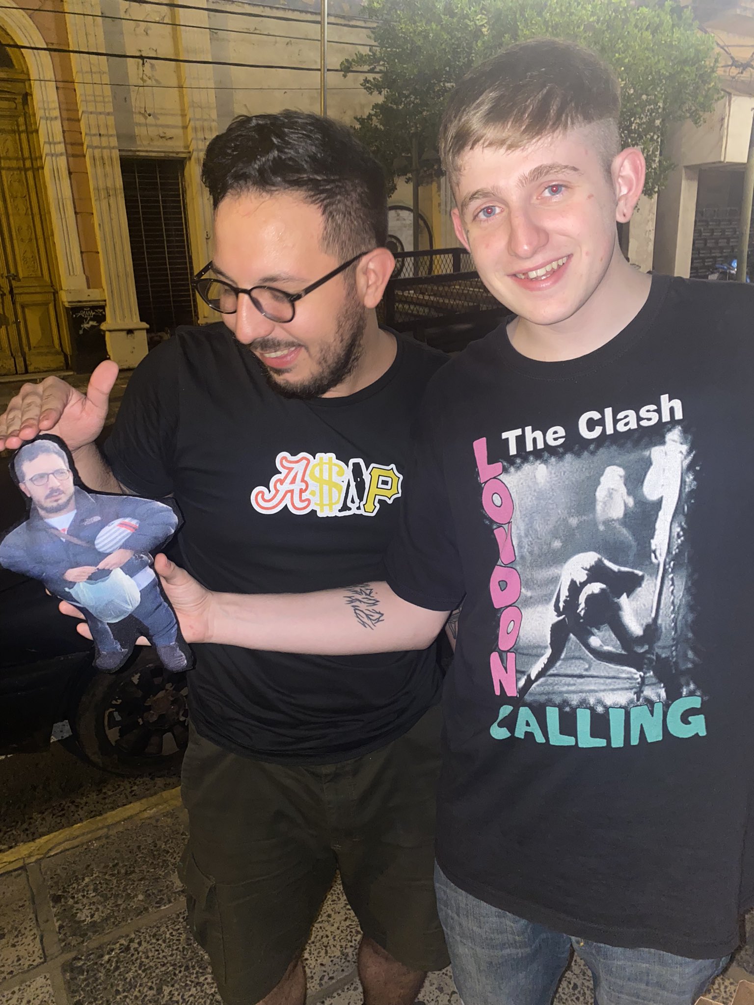 Dillom Bot (dillom_bot) / Twitter