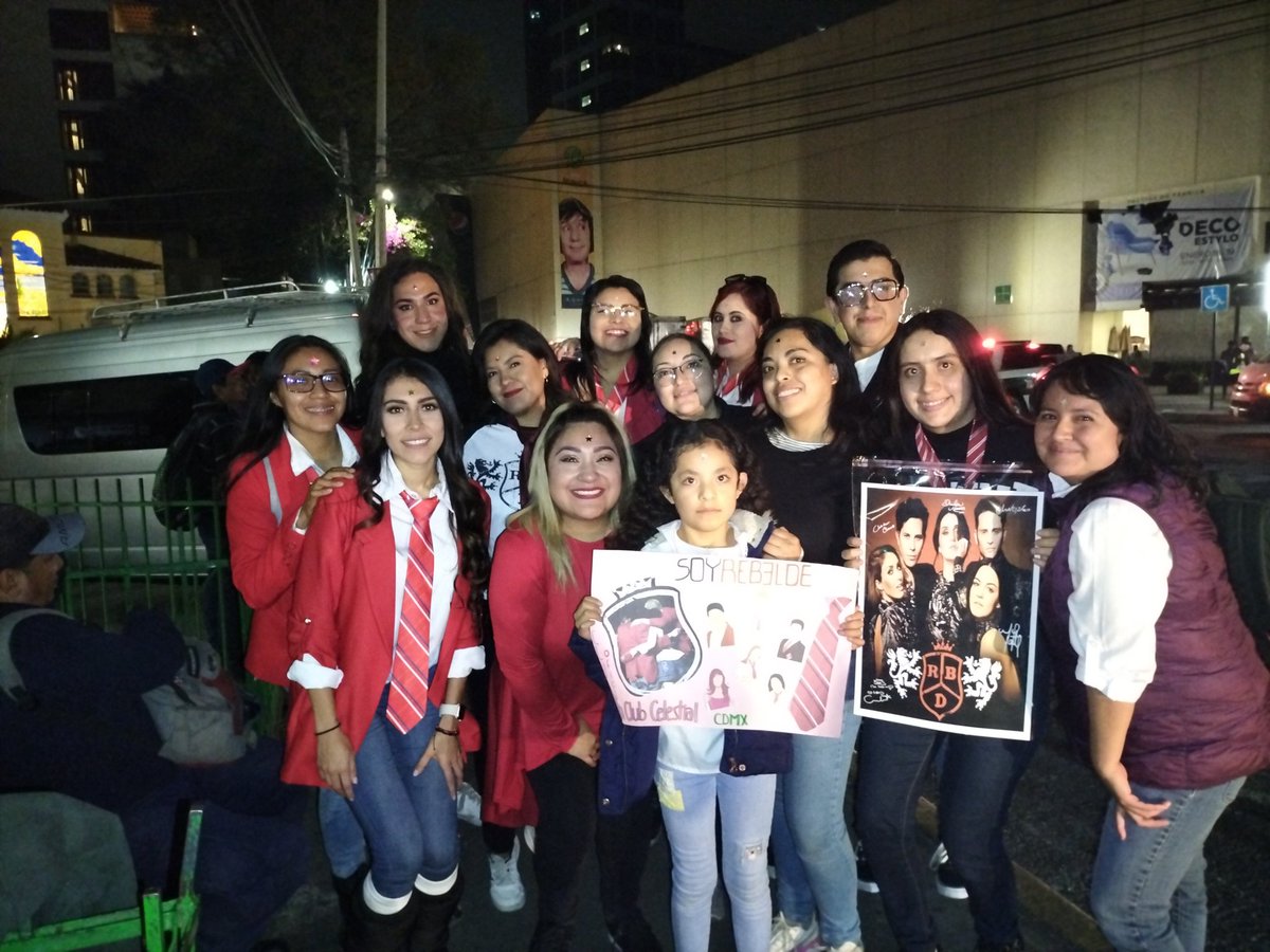 FCCelestialRBD's tweet photo. TENEMOS GIRA EN MEXICO Y EL MUNDO!!! 🤩🤩🤩 AQUI ALGUNOS DE LOS #CELESTIALES, NOS FALTARON OTROS QUE YA SE HABIAN IDO . ¡GRACIAS POR ESTAR AQUI!
#SoyRebelde #RBDISBACK #RBD https://t.co/kKxDgJfVX2