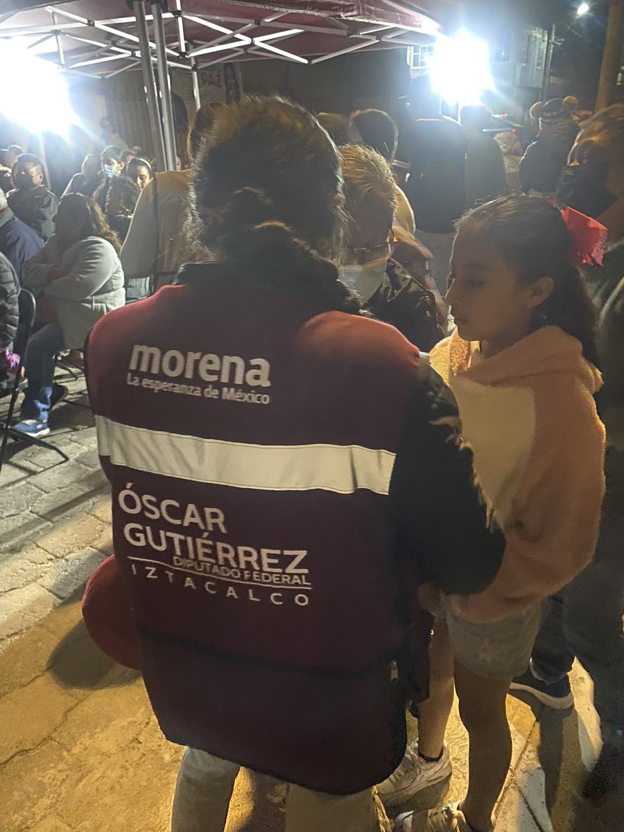 OscarGtzCamacho's tweet photo. Junto a mi querida Diputada Local @YoConLourdesPaz continuamos atendiendo a las y los vecinos de Iztacalco, escuchamos sus necesidades. 
¡Seguiremos construyendo un mayor bienestar para todas y todos! https://t.co/jiqGR35a53