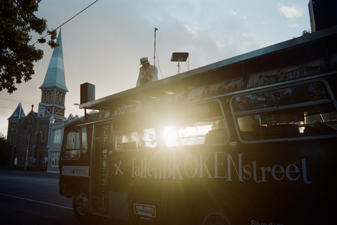 fallenbrokenst's tweet photo. more sunsets with @mtwarning
who's going to be on our roof top next? https://t.co/m6Vydlwtol