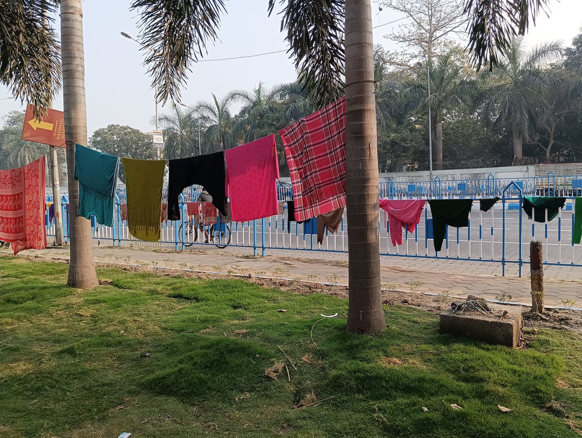 theharshamber's tweet photo. Once you renovate the park, this is how localites treat it. @kmc_kolkata this is beleghata - EM bypass area. https://t.co/VeZ4eKZdIW