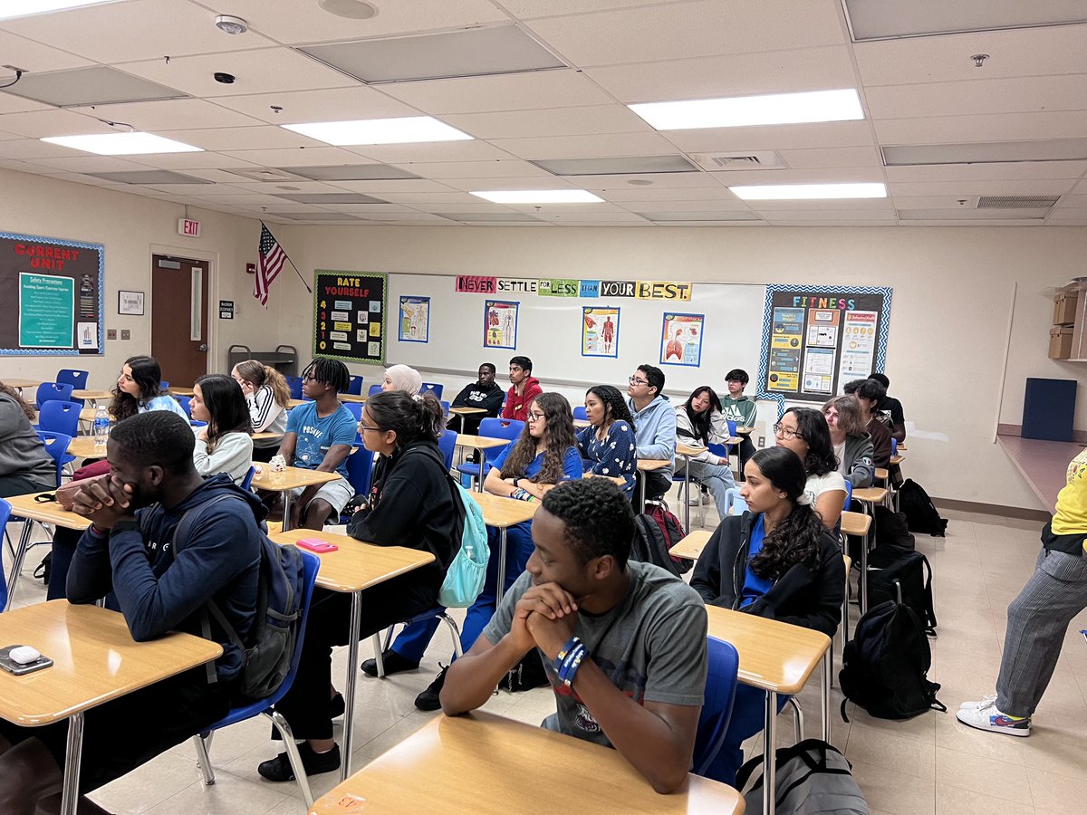 MigdalynV's tweet photo. Park Vista Islamic Union’s first meeting was a huge success! Students from different religious and cultural backgrounds showed up during lunch to learn about Islam ☪️ and collaborate. I am honored to be their club’s sponsor. Follow them on IG 📸 at: pv.islamicunion @pvcobrashs https://t.co/eXNrwAoqQN