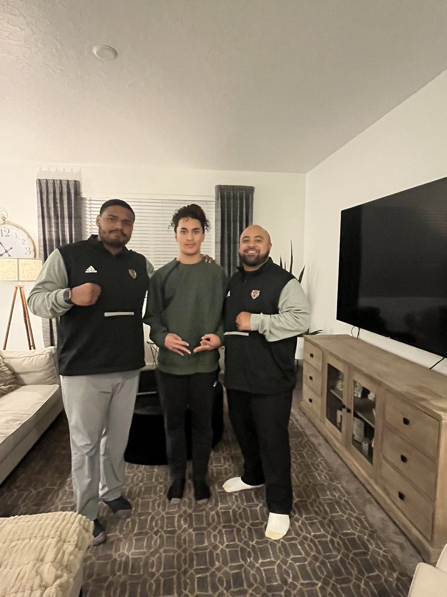 viliata Tuaone (@vtuaone) on Twitter photo Extremely GRATEFUL!! Thank you coach <a href="/AlaimaloNick/">Coach Nick Alaimalo</a> and coach Cory Rush for the home visit !!!!💯💯😎Safe trips back! Can’t wait for tomorrow😎! #RP @PantherWest <a href="/coachsolovi/">osolovi</a> <a href="/StuTua/">Stuart Tua</a>!! Extremely GRATEFUL!! Thank you coach <a href="/AlaimaloNick/">Coach Nick Alaimalo</a> and coach Cory Rush for the home visit !!!!💯💯😎Safe trips back! Can’t wait for tomorrow😎! #RP @PantherWest <a href="/coachsolovi/">osolovi</a> <a href="/StuTua/">Stuart Tua</a>!!