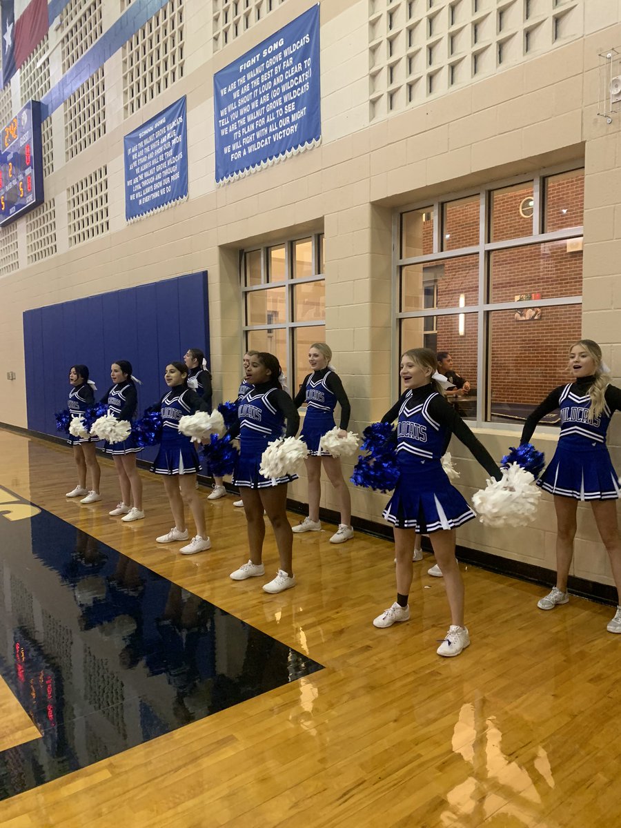 Carly Woolery tweet media