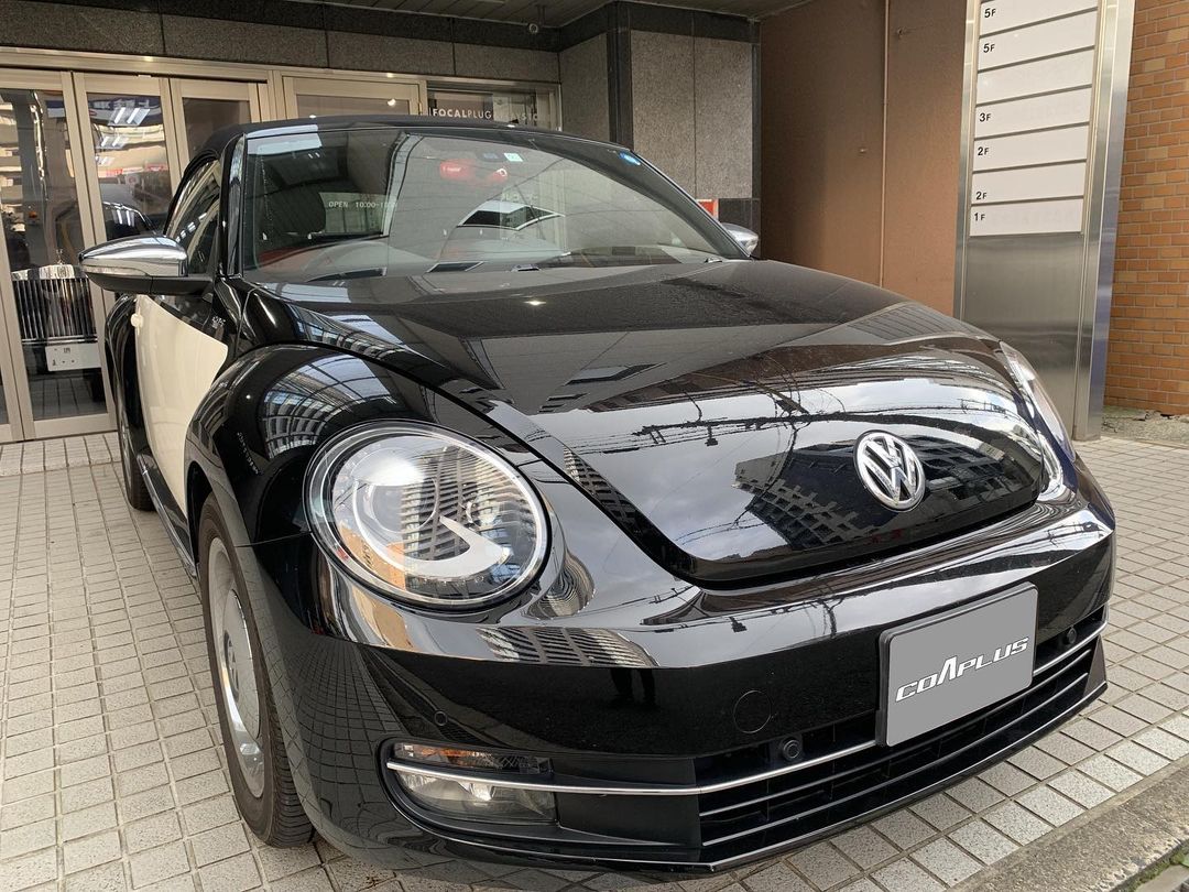 COAPLUS1's tweet photo. ／ 
VW ザ・ビートル🚘
＼

#ナビ交換 と #3連メーターを取付！！
8インチとなりサクサク快適！なにより見やすい🥹
そして、3連メーター⭐️
油温計、時計、ストップウォッチ、ブースト計全て実働!もちろんイルミネーションにも連動して点灯します😉

#VW#ビートル #ザビートル 
#車好きと繋がりたい https://t.co/GIbSu52bUM