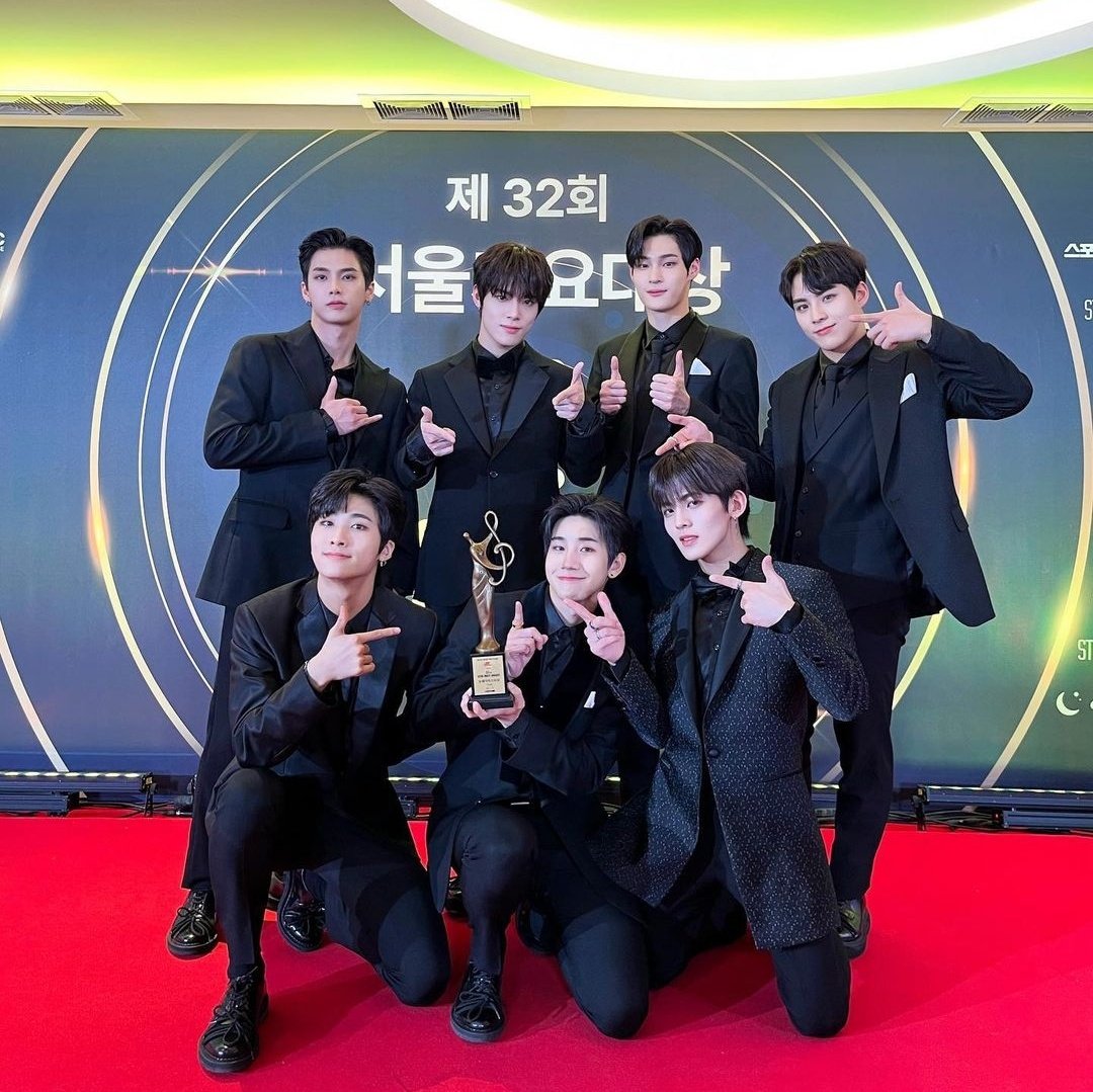 sorry for being super ia on this acc but congratulations to tan on their award last might at sma🥺🥺 im so proud of all of you !!!