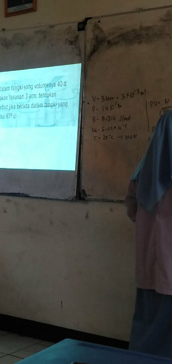 Ieekeno's tweet photo. ya Allah pusing kepala ku dihajar fisika https://t.co/RagedpbCZC