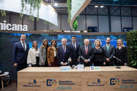 HigueyInfo's tweet photo. Grupo Puntacana, MAC Hotels y BHD firman acuerdo para el desarrollo turístico de Uvero Alto.

En el marco de la Feria Internacional de Turismo (Fitur 2023), el Grupo Puntacana, MAC Hotels y el Banco BHD firmaron un acuerdo para la construcción de un c

https://t.co/5w2oFLfNO6 https://t.co/bjRmEbS1Kg