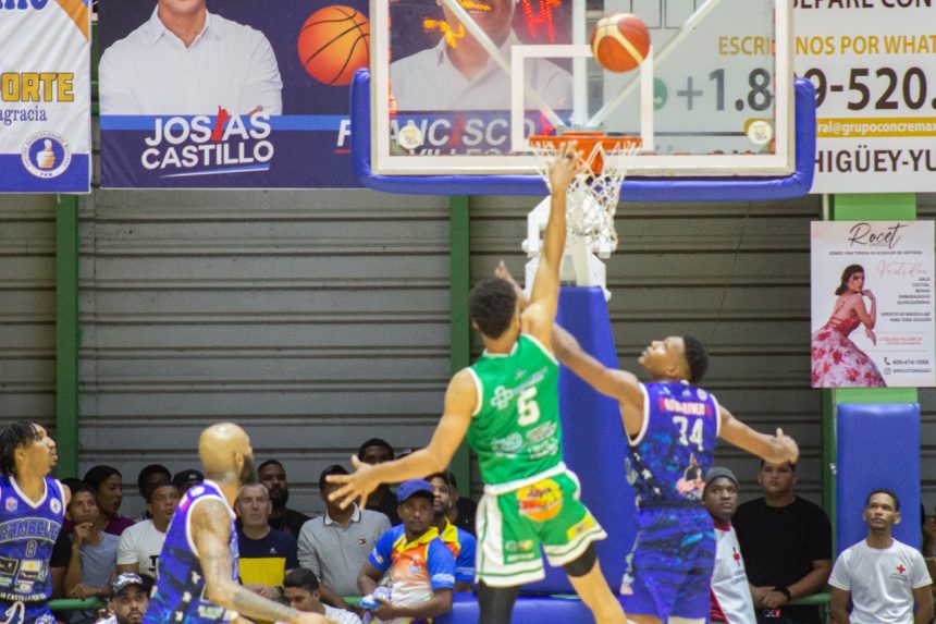 HigueyInfo's tweet photo. Savica gana a Cambelén 93/82 y empata la serie final 2-2.

Con tremenda actuación ofensiva del refuerzo capitalino Luis Feliz y el nativo Dayker Cedano Savica 

https://t.co/PwwZt5vPMy https://t.co/QkL1PMbOFk