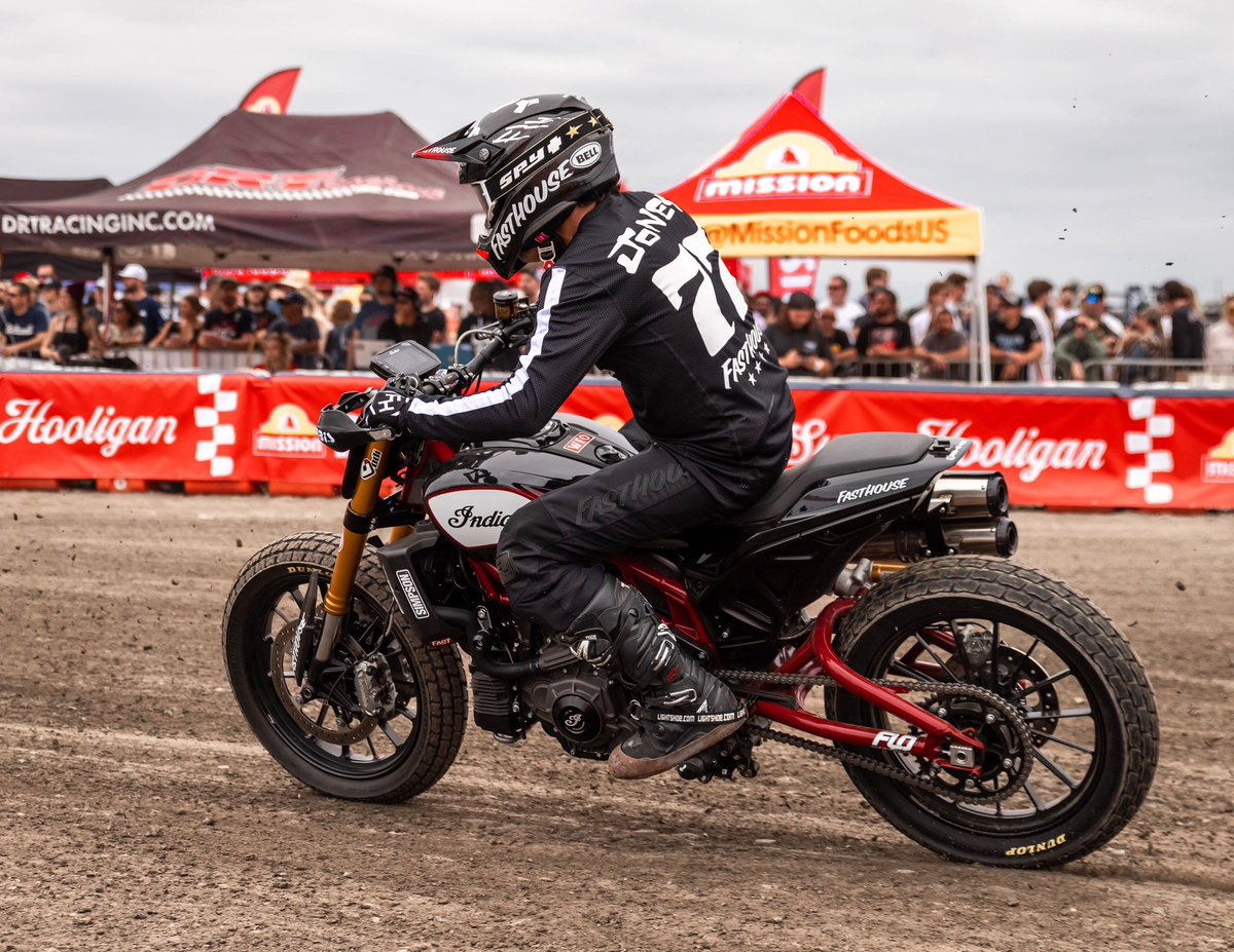 CodyJonesMusic's tweet photo. racing motorcycles is fun 🏁 #tbt #motobeachclassic #fasthouse #weracesometimes https://t.co/uSKUPBNq2o