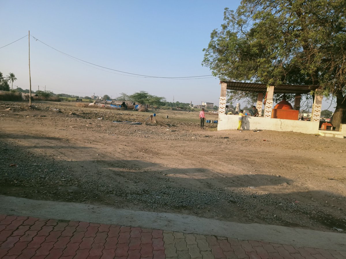 Arya02247485's tweet photo. Mam, I need your help, I got a college named IIIT Surat after securing 35000 rank in Jee Mains.But College Infrastructure is Worst,No hostels,Mess, playground etc . I Request you to raise our students voice and help us provide facilities which we deserve.@anubha1812 https://t.co/9052jlr9ni
