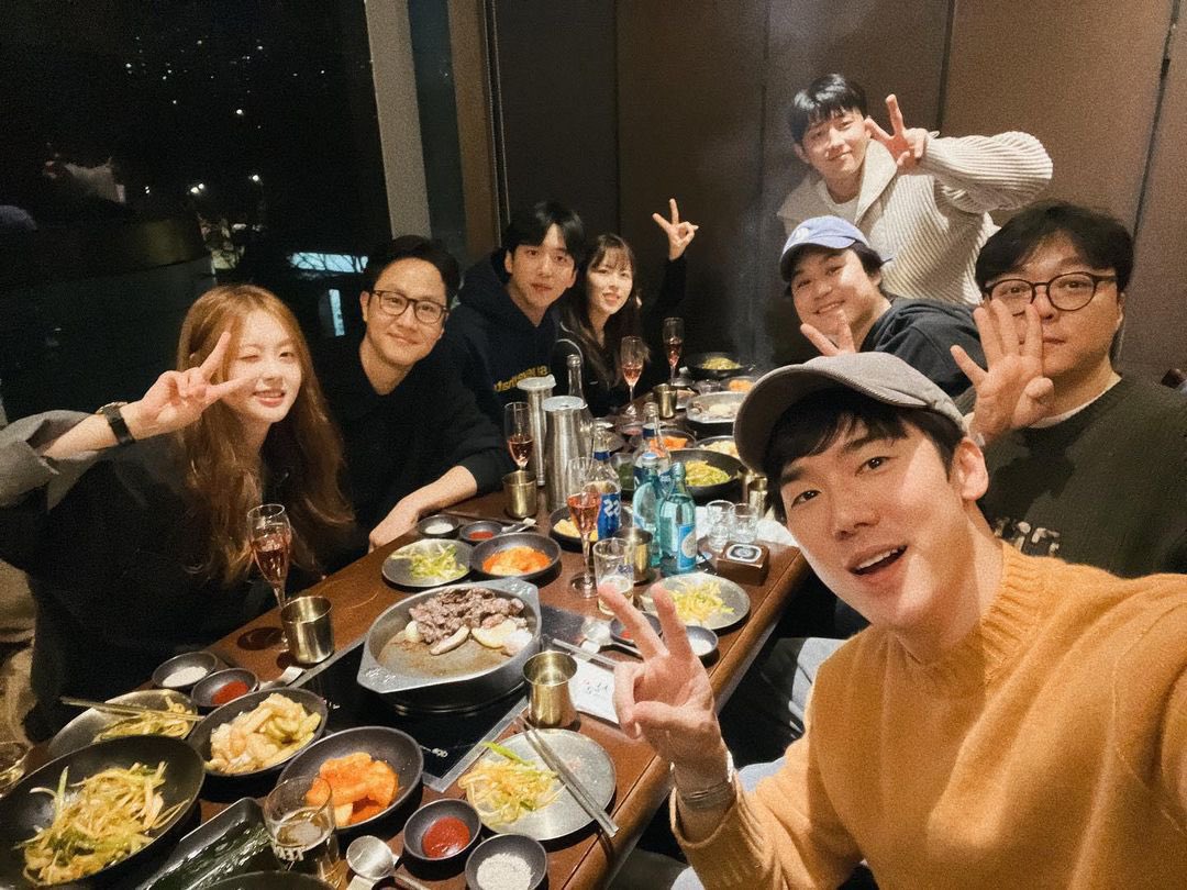 FUTRIANA's tweet image. #Reply1997 + #Reply1994 + #Reply1988

WE LOVE YOU SHIN PD.!! 🫶🏻