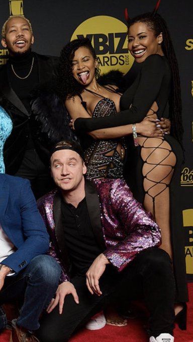 2 pic. I need to fuck everyone in this photo but especially all the sluts at the end https://t.co/2Y<a href="/tag/mvsales"class="tags"><span>#mvsales</span></a>