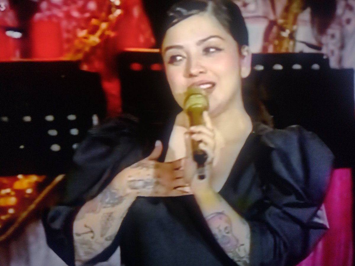AgataMoore's tweet photo. Como siempre un regalo escuchar a @monlaferte  en @festivaldeolmue  2023 por @TVN  de igual manera deberían hacer un reconocimiento a quien fuese por años el director de orquesta del festival don Germán Concha QEPD. https://t.co/lAwreEqRQL