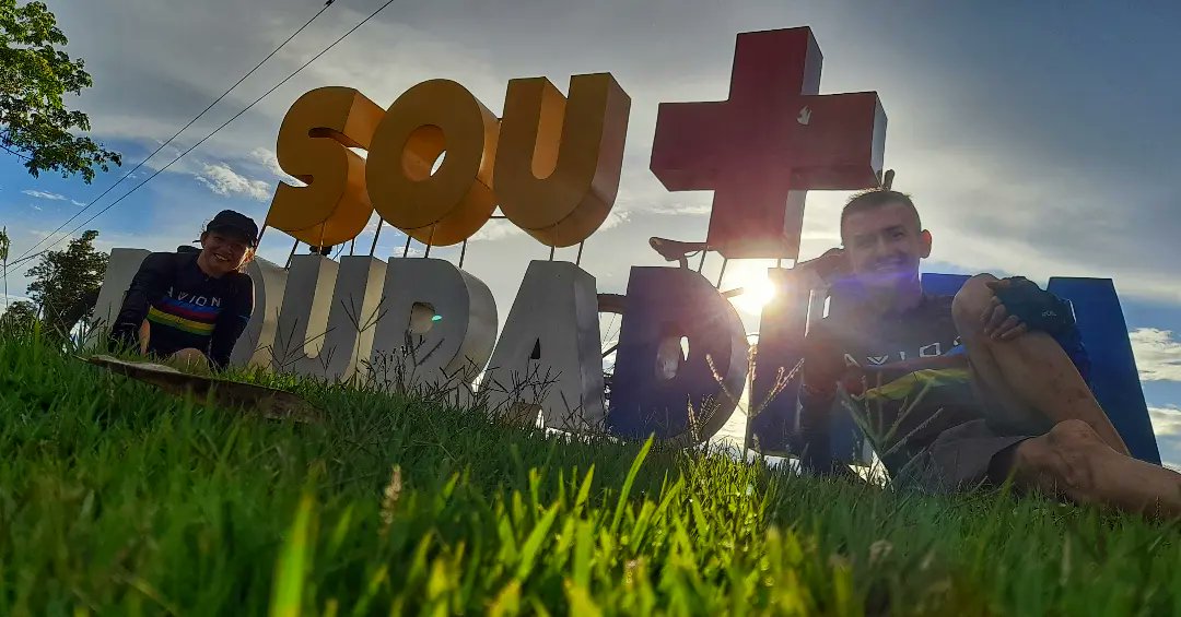 djanhall's tweet photo. O nosso amor não tem limites, e nem os nossos pneus hoje ❤️😃

A nossa rota de pedal foi:
Vila São Pedro
Vila Vargas
Vila Sapé
Cruzaltina
Douradina

#pedal #AmorPerfeito #bike #bicicleta #scott https://t.co/UHeklNM0Kv