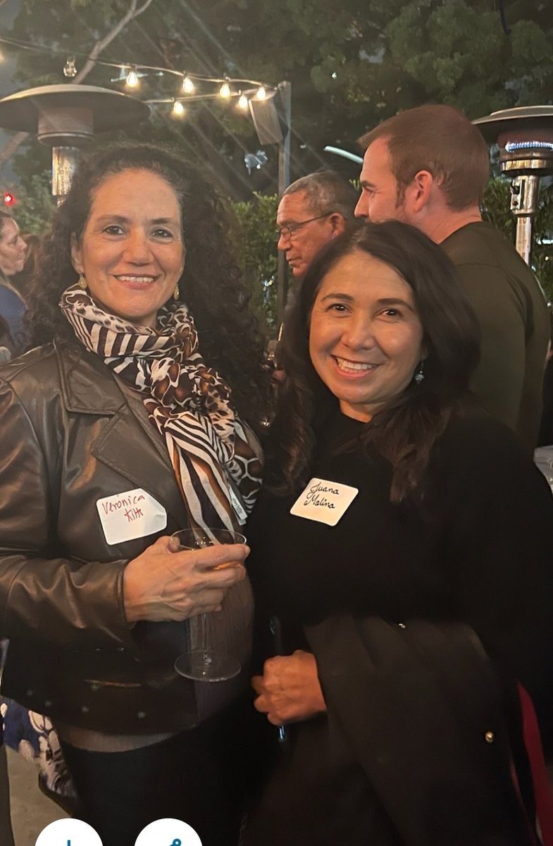 Thank you <a href="/CALSAfamilia/">CALSA</a>❤ for the wonderful community and phenomenal #mentorship 💯 Can't thank enough an incredible pioneer @FabiBagulaPhD for always going above and beyond. #inspiring  #leadership #bonitasperonocalladitas 😉#educators ¡Mil Gracias! @Adaginah Hasta la próxima.🤩