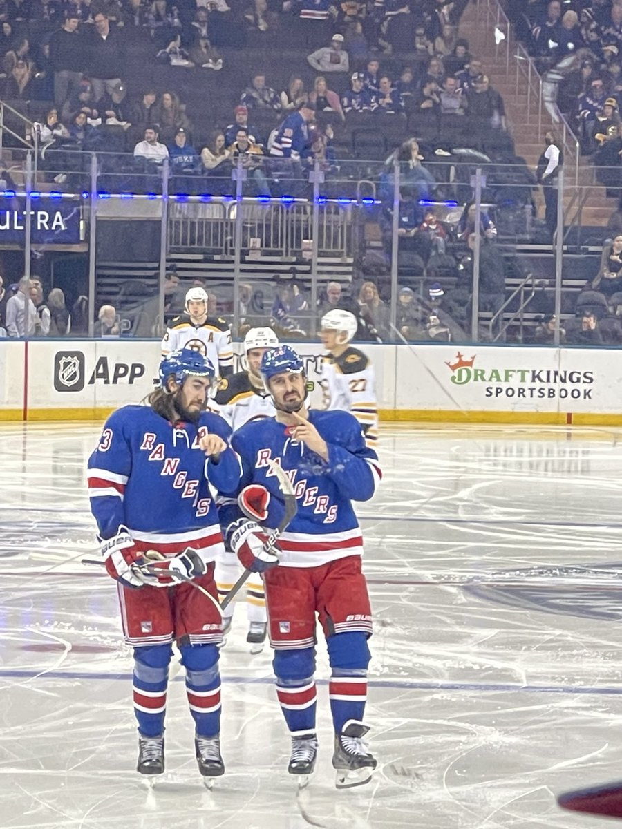 qn85248's tweet photo. @NYRangers #NYR besties 😇 https://t.co/REUkjVlKC8