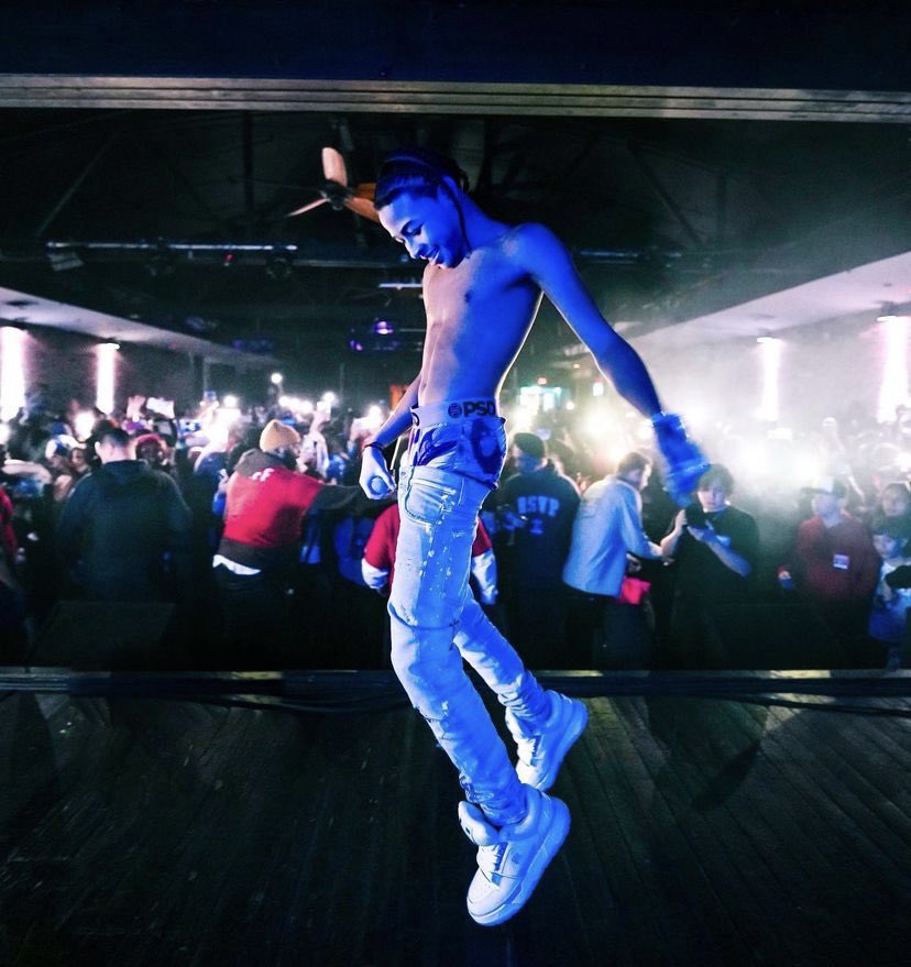 busterlookout's tweet image. Bro think he Lil Tjay💀💀💀💀
#nottiosama #ddosama #LilTjay #nyc #newyork #bronx #bronxdrill #nydrill #kayflock