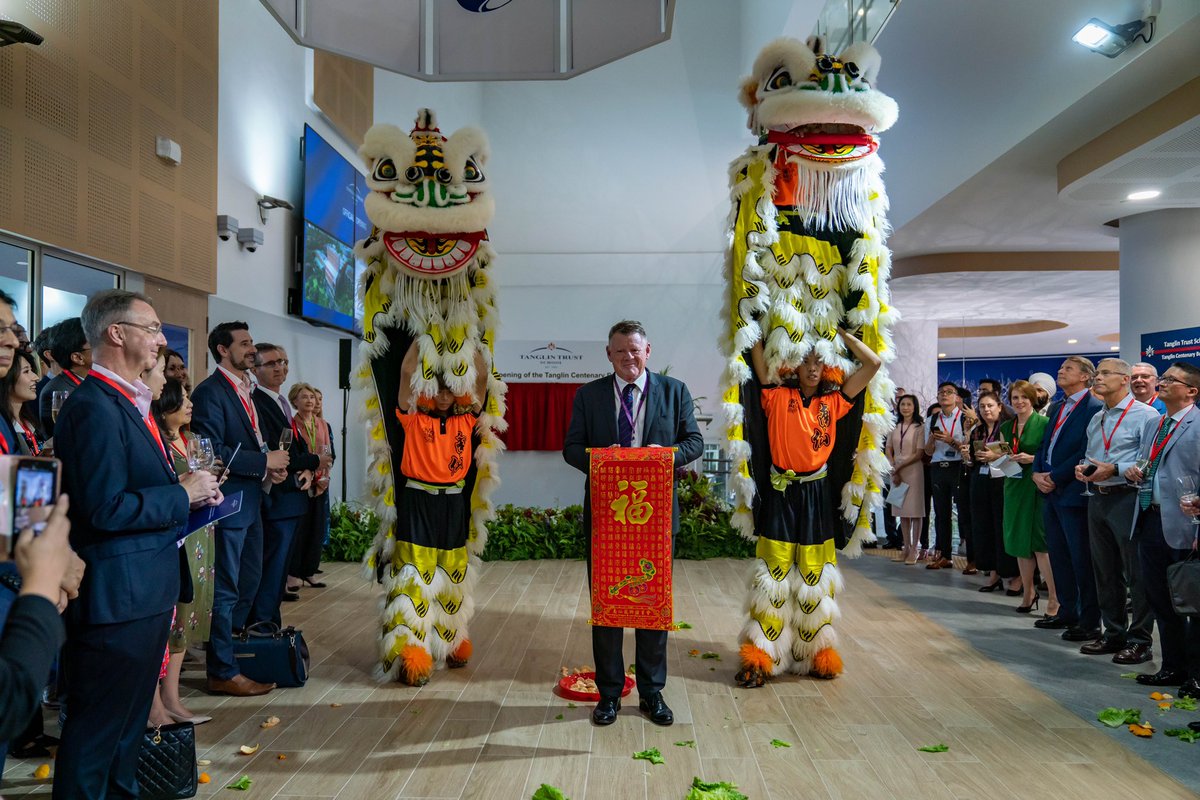 UKinSingapore's tweet image. Last week, @karaowen and Minister S Iswaran attended the official opening of the Tanglin Centenary Building. It is an honour to be a part of @TanglinTrust’s 98 year long legacy as an institute for world-class international education.
For more, read here: bit.ly/3w18hZU