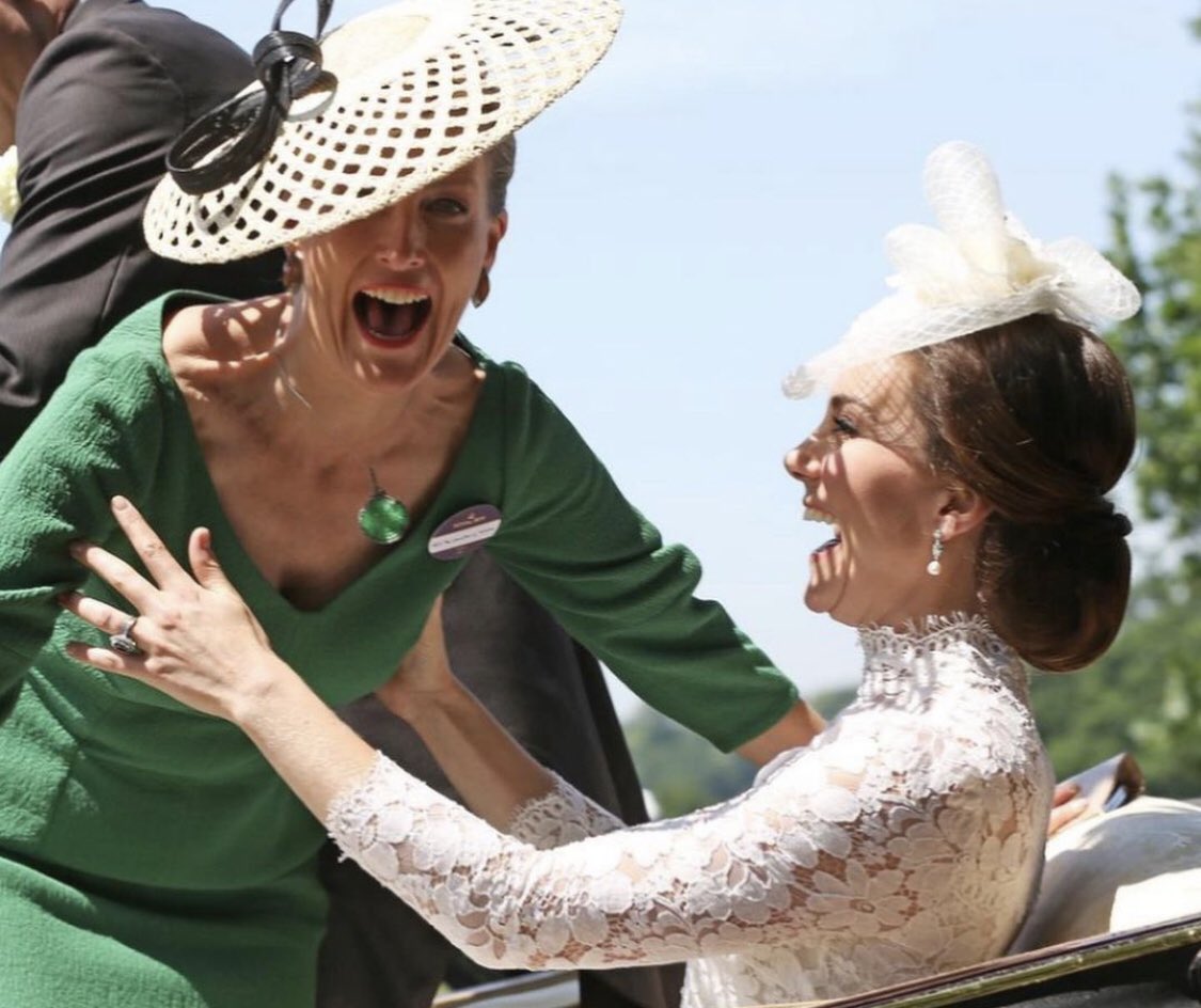 PatriamQueen's tweet photo. Happy Birthday to HRH the Countess of Wessex! 

Obviously, my favorite pictures of Sophie and Catherine! 🤍💚#CountessofWessex #PrincessCatherine https://t.co/RqZ1Lw7kpk