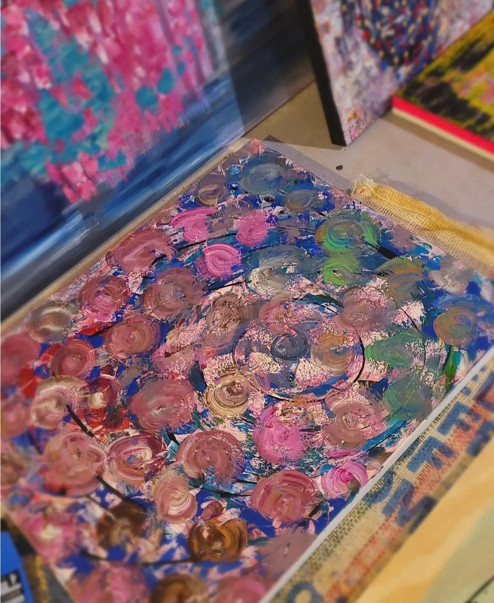 sloppyperfect's tweet photo. Some ideas work, some don't. Some layers work, some don't. Some textures work, some don't.  And some colors work, and some don't. And that is the beauty of abstract painting (and life). The pure joy of experimenting and feeling like a kid in the candy store. #happy https://t.co/tf3SAecaRq