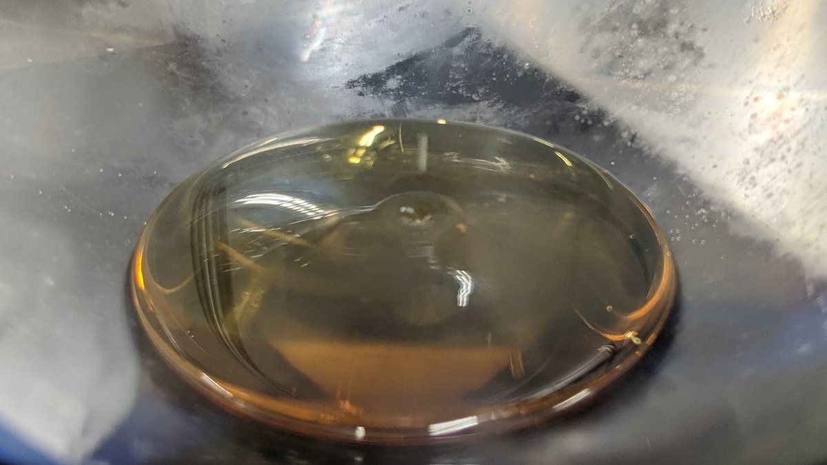 TempleGrower's tweet image. Disty for days. What kind tho? CBG is much more liquid, until it's not. Then it's wax. CBD is much greasier, doesn't hold its shape/coil even when cooled. THC though.. the real sticky icky. 5L of that golden groove juice per run, whoo wee.🛢️⚗️
#ShortPath #Distillation #2ndPass
