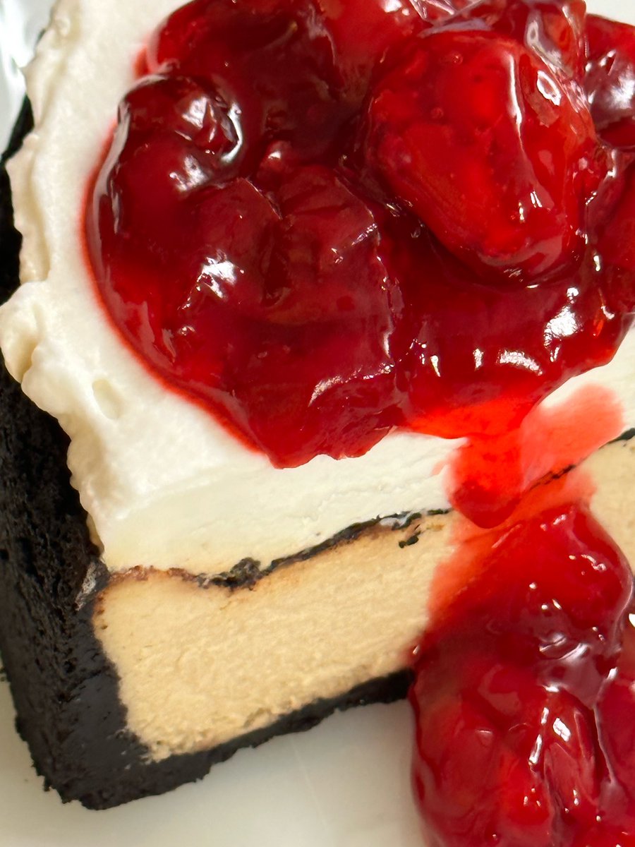 aespasbbl's tweet image. [230120] 6:21PM KST: ⭐️ 

- in that sense 
- i’ll send you pictures of delicious cakes 
- +3 📸
- happy new year