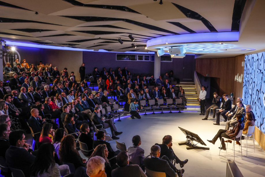 Allianz_es's tweet image. 🤝Esta semana hemos celebrado nuestra Convención Comercial con el foco puesto en la excelencia del servicio para ser la compañía de referencia. 
➕Info👉prensa.allianz.es/news/allianz-c…

#4All #TheCompanyOfChoice #AllianzEspaña