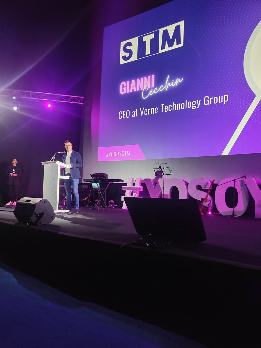 antoniosql's tweet photo. Nuestro CEO @Giannicec dando la bienvenida e inaugurando nuestro STM   #yosoystm #WeAreVerne @VerneGroup @VerneAcademy https://t.co/4nWIlqEgpS