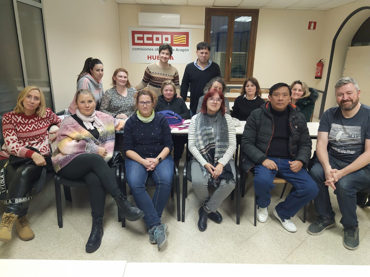 CCOOHabitat_AR's tweet photo. Limpieza de Huesca sigue en lucha por un convenio digno, ayer reunión con el grupo político Verdes Equo liderado por Silvia Mellado, la cual ofreció todo su apoyo a las trabajadoras.
@CCOO_Habitat @CCOOAragon @gimenez_conchi @Irene86557312 @Nativados @fbaraza27 @mariano1838 https://t.co/4WF49cou8a