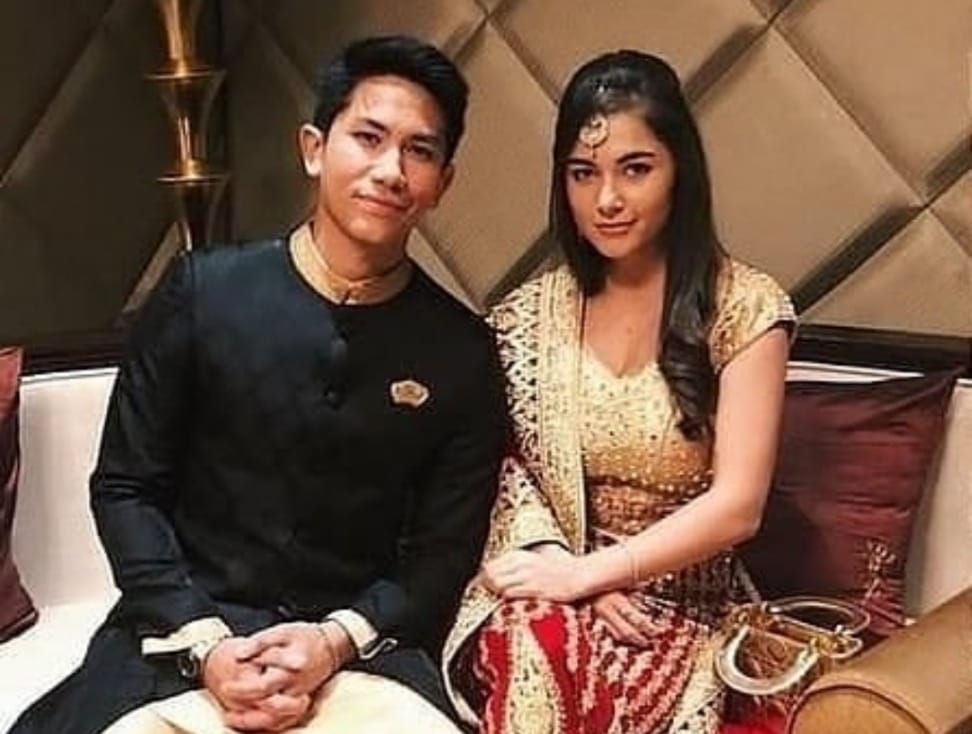 Januarhaikal's tweet photo. Additional info untuk peminat tegar Prince Mateen dah boleh makan hati sebab ape? Sebab Prince Mateen sudah mempunyai kekasih hati bernama Anisha Isa- Kalebic. 

Anisha merupakan cucu kepada penasihat sultan yang berpengaruh di Brunei Darussalam, Pehin Dato Haji Isa. https://t.co/SyRfUEnqNI