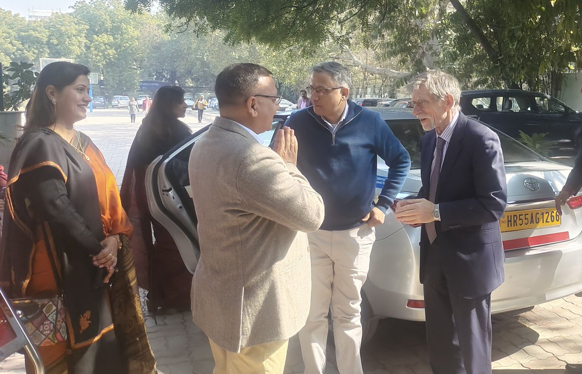 KautilyaBal's tweet photo. Collaborating innovations in #assessment with Value education!

Mr. Tim Oates, Gp. Director, Assessment Research &amp; Policy, Cambridge University, accompanied by 
@shail2018  @PbpandeyB @ashokktyagi1 &amp; Team Education, visited KGSV, Chirag Enclave.

1/n https://t.co/KNWURSzTC0