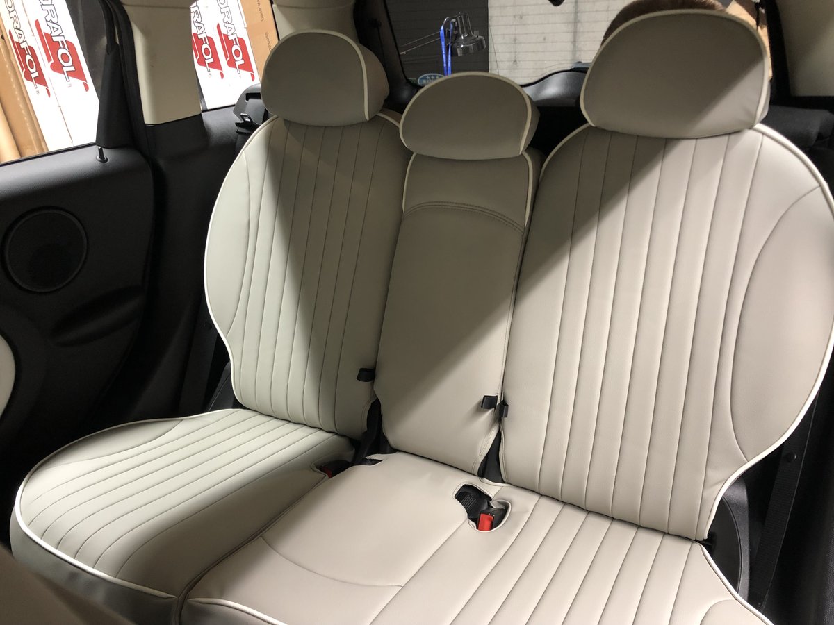 cabana_official's tweet image. CABANAシートカバー×R60 cooper
パークレーンデザイン
cabana-direct.jp/shopdetail/000…
ベース：シルバー・パイピング：ホワイト
おしゃれ上級者MINI✨東京PITでの施工です😊
#カバナ #R60 #crossover #クロスオーバー
#cooper #minicooper #cabanaseatcover