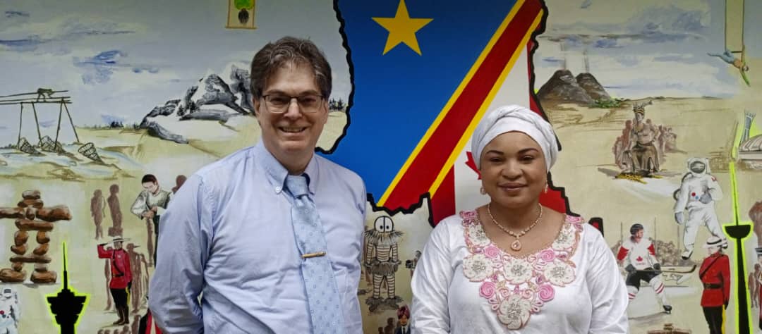 Échanges fructueux entre le Conseiller Politique de <a href="/CanadaRDC/">Canada en RDC</a> et la Directrice Pays du <a href="/FMMDI22/">FMMDI</a> sur la mise en œuvre du projet d’accroissement de la participation des femmes, filles et pers. marginalisées à la vie politique dans le Kasaï Central en RDC. 
#FondsCanada #FCIL50