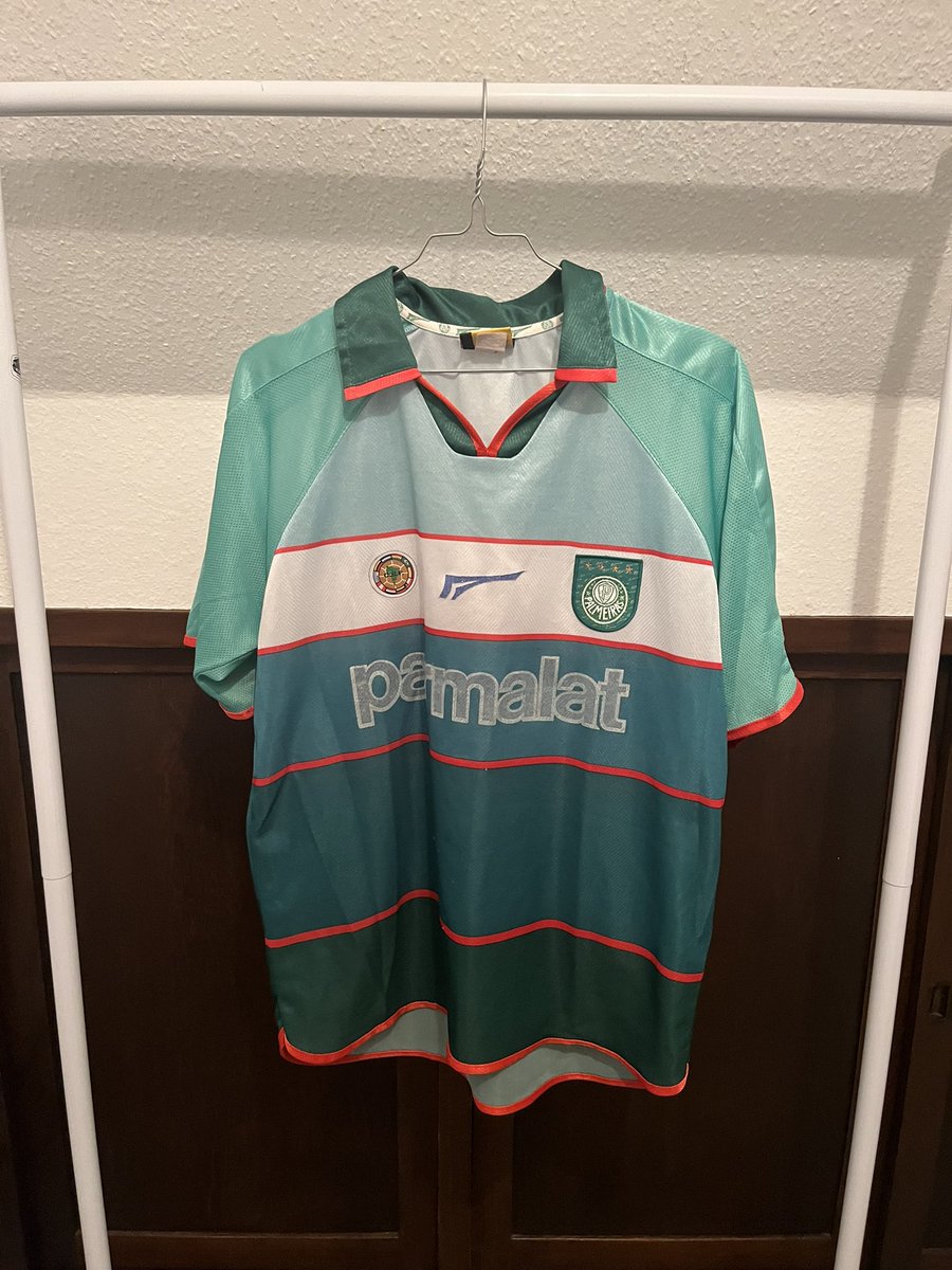 LeFelpeHunter's tweet photo. Anyone interested in this:
Palmeiras 2000/2001 Alternate Football Shirt - No. 9 Numberset
Mens M 
£60 plus postage?
Open to offers https://t.co/Jc2MxJKHU2