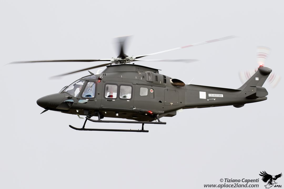 aplace2land's tweet photo. Second AW169B for Austrian Armed Forces (Bundesheer).
CSX82088 AW169B LUH c/n 72017
#aw169b #aw169 #aw169helicopter #aw169family #aw169mLUH #bundesheer #austrianarmy #elicottero #helicopters #helicopter #helicopterpilot #helicopterphotography #vergiate #agustawestland #agusta # https://t.co/UntzK2tNp6