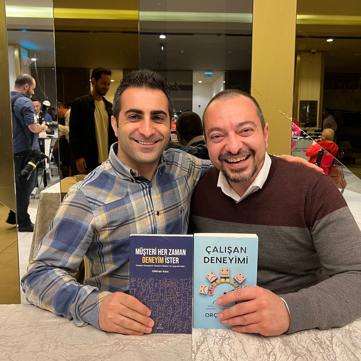 Çalışanlarınıza ve müşterilerinize daha iyi deneyimler sunmak için iki güzel kaynak önerisi. 🙂 <a href="/gokhankara_cx/">Gokhan Kara</a> 

#EmployeeExperience #HumanResources
#culture #leadership