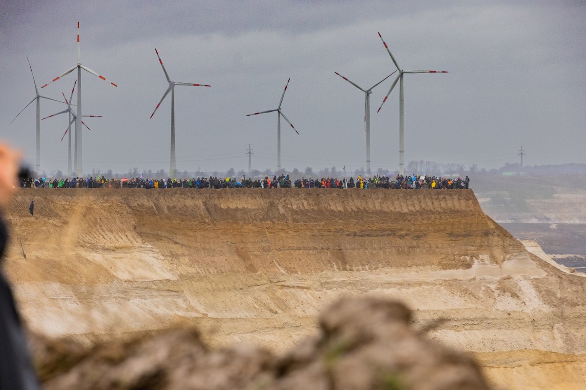 Die rheinische Kirche fordert ein sofortiges #Moratorium für den #Kohleabbau in #Lützerath. Hier geht es zur PM: presse.ekir.de/presse/2023/01… #Luetzerath #braunkohle #klimaschutz #bewahrungderschöpfung #climatechange (Foto: Meike Boeschemeyer/epd)