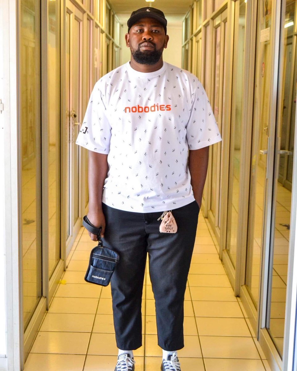 Shipa_Online's tweet photo. Supper Wear Local Fridays Everyday.
Ha ese mokhoa ke molao ba Moshoesoe.
@wearlocalfridays๐ฑ๐ธ #tsoarastyle #lesothostreetwear #wearlocalfriday https://t.co/lWRcLX38og