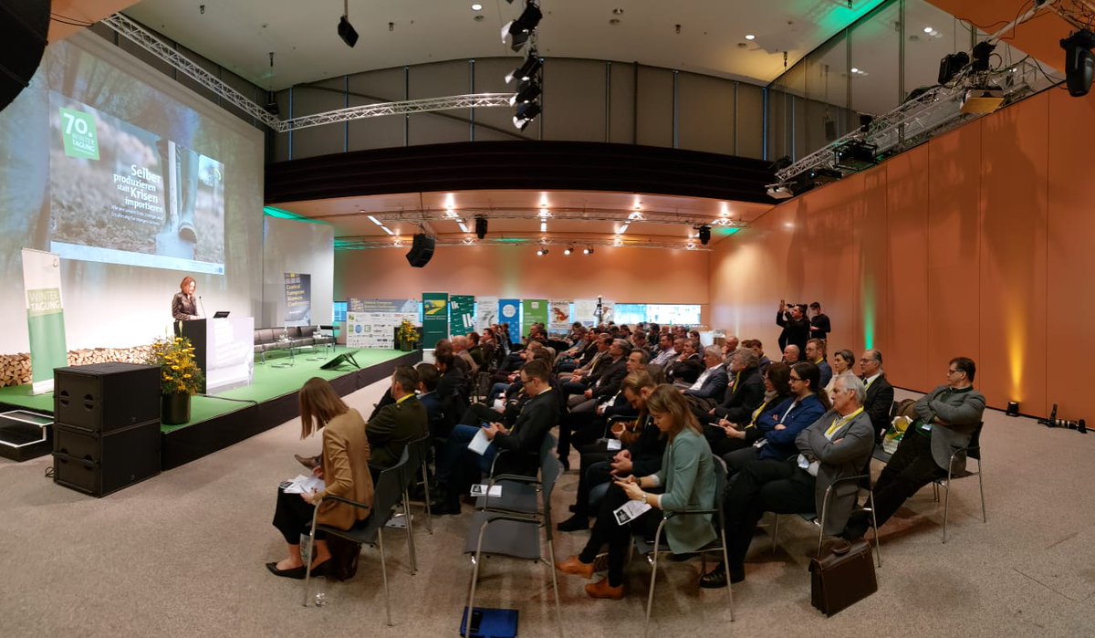 Heute ist <a href="/BioBASE_Austria/">BioBASE</a> bei der #Wintertagung des Ökosozialen Forums im Rahmen der Central European Biomass Conference #CEBC zu Gast. <a href="/tim_thom/">Thomas Timmel</a> spricht über die Materialflüsse im Holzbereich und die Potenziale für die #kreislaufwirtschaft.
#biooekonomie
